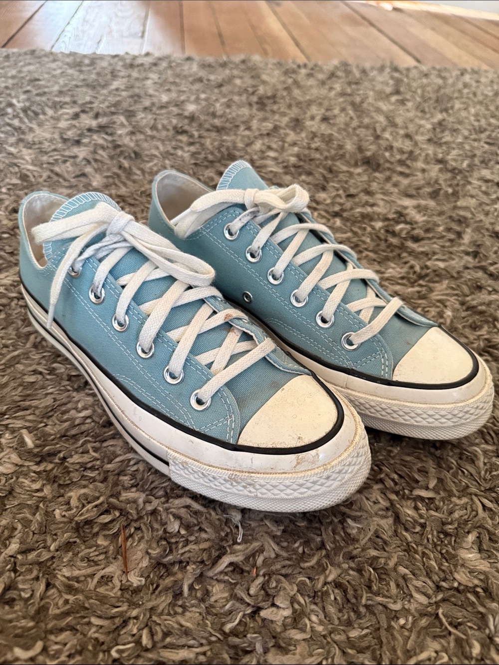 Converse Low Top Sneakers in Light Blue and White